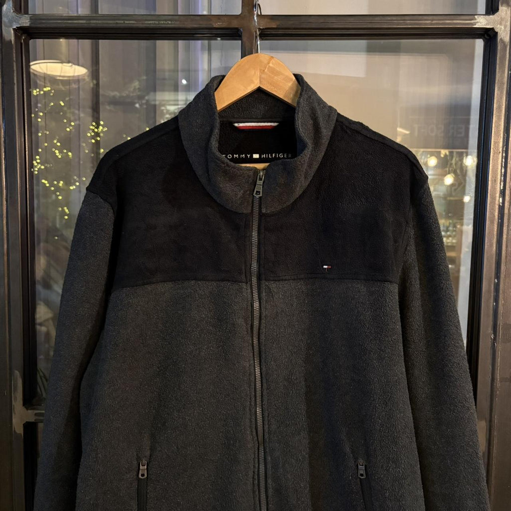 0225D82BR - Vintage retro essential Tommy Hilfiger Black full zip up outdoor fleece jacket sweatshirt #tommy #outdoor #preppy #hike #smartcasual